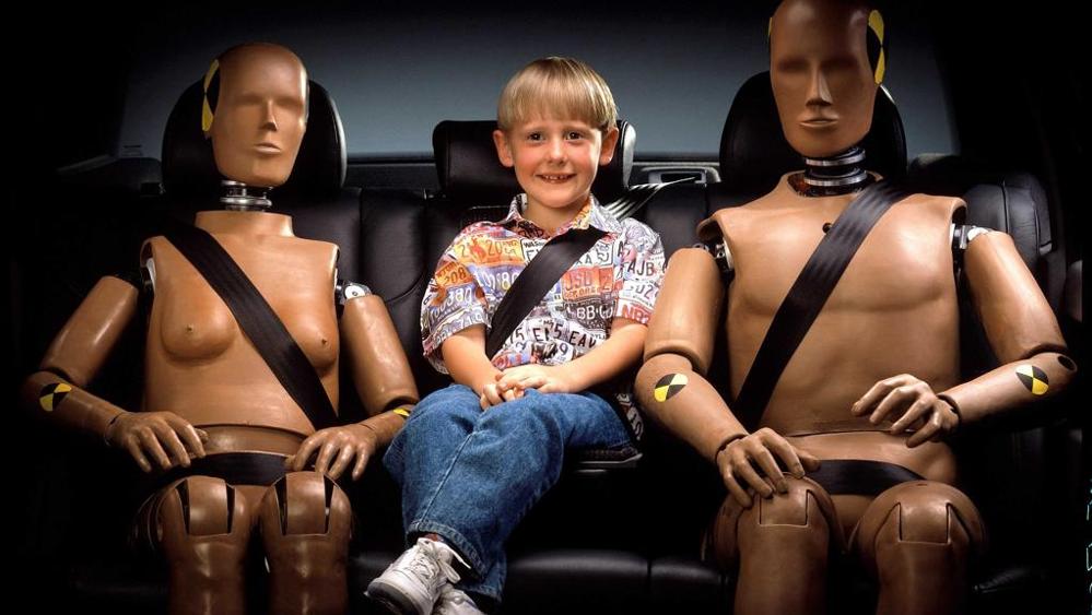 Cinture di sicurezza, 30 anni fa diventavano obbligatorie in Italia